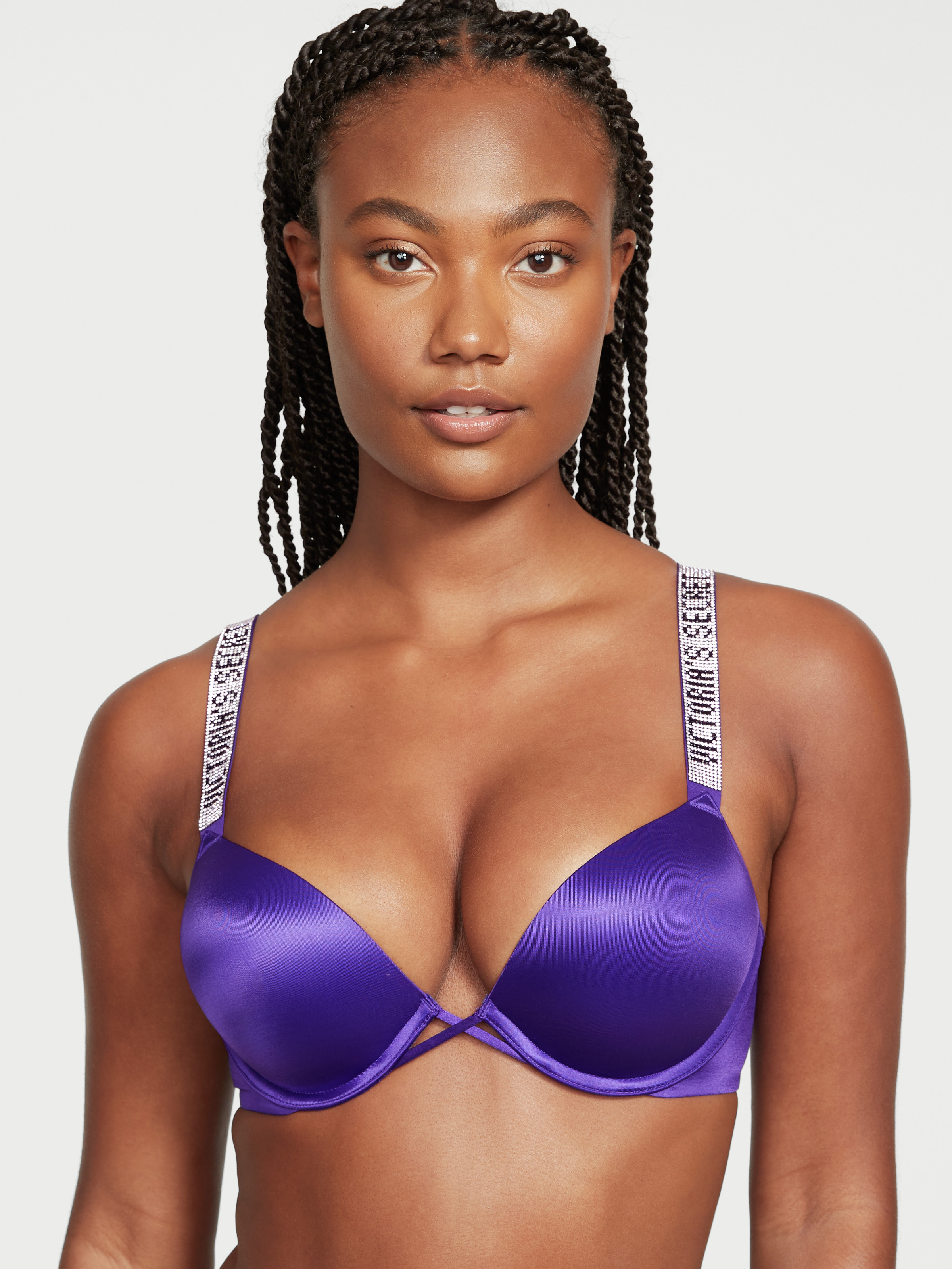 https://www.victoriassecret.com.kw/assets/VS/11207000/11207000_0QM9_112070000qm9_om_f.jpg